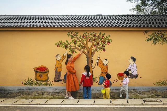 随州乡村墙画 一笔一划勾勒美丽乡村新画卷